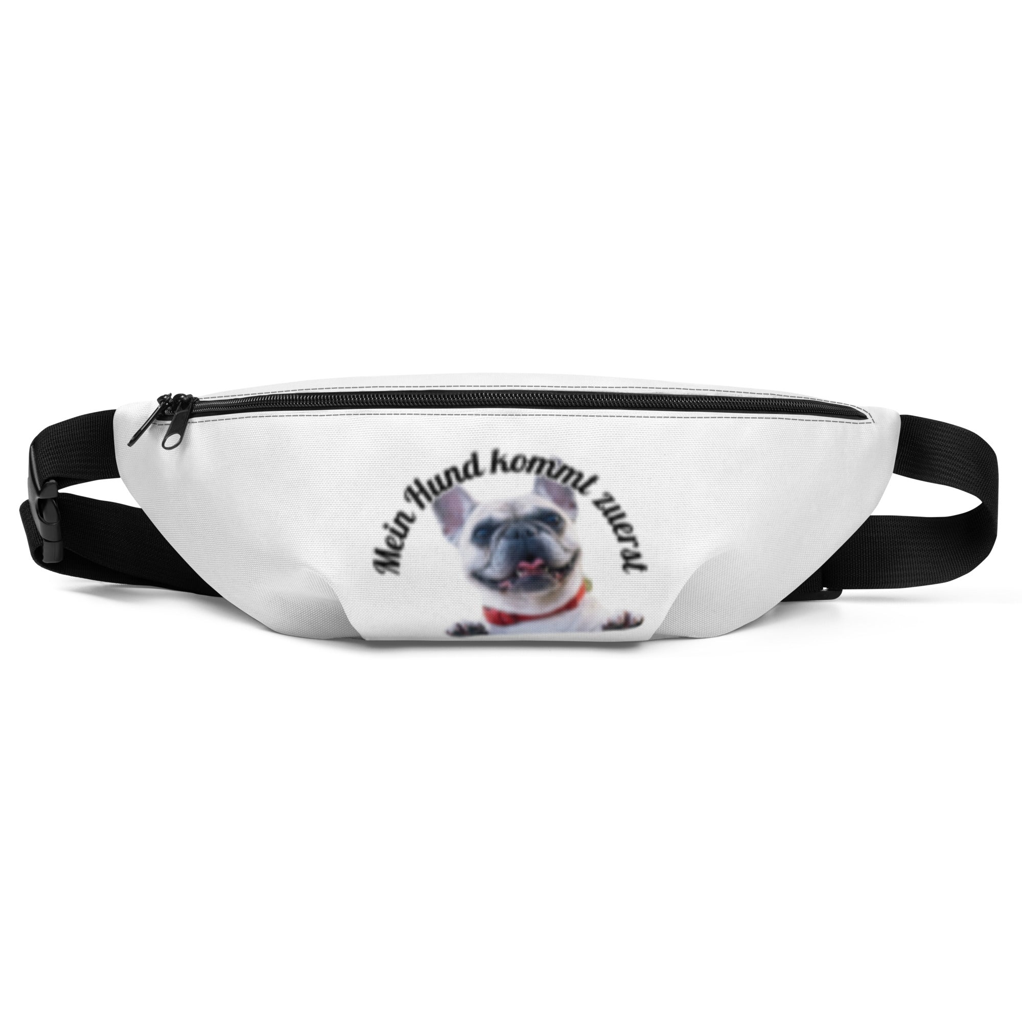 Weiße Gürteltasche mit dem Aufdruck „Mein Hund kommt zuerst“